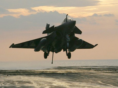 Στα 160 εκατ. ευρώ το κόστος των γαλλικών επιχειρήσεων στη Λιβύη