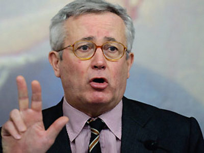 «Η αργοπορία στην έκδοση ευρωομολόγων έφερε τα έκτακτα μέτρα»