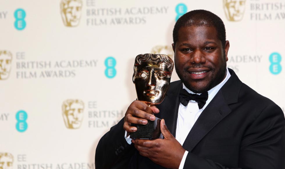 Με το βραβείο BAFTA ανά χείρας!