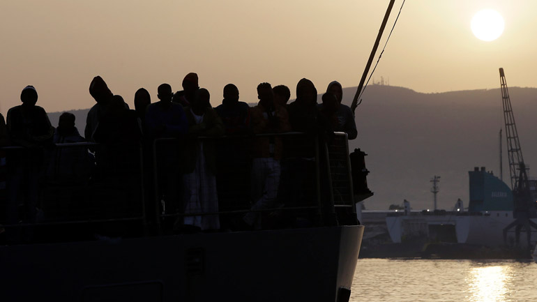 Διάσωση 900 μεταναστών στη Μεσόγειο σε μία ημέρα