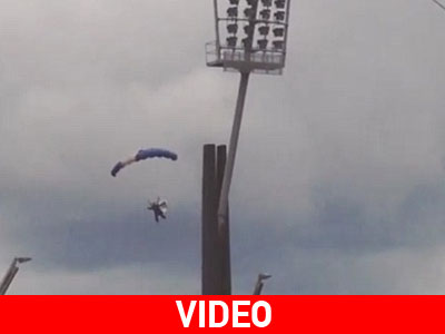 Προσγειώθηκε σε γραμμή… τρένου!