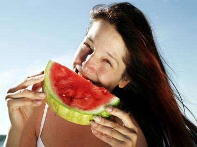 Διατροφικές συμβουλές για τις μέρες του καύσωνα