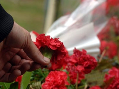 Ελληνοκύπριοι-Τουρκοκύπριοι γιόρτασαν από κοινού την Πρωτομαγιά