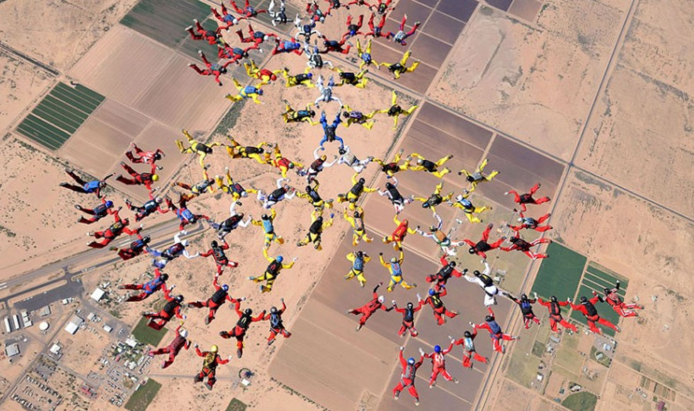 Ελεύθερη πτώση για… Γκίνες!