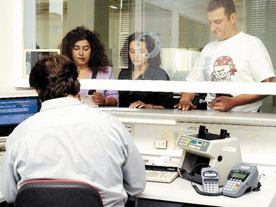 Ανεστάλησαν οι κινητοποιήσεις εφοριακών και τελωνειακών