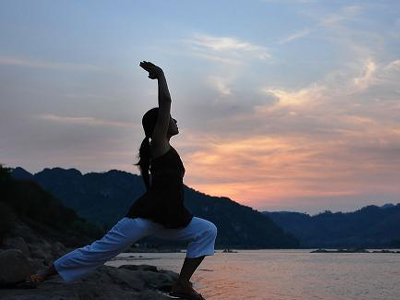 Η γιόγκα κάνει κακό στις αρθρώσεις;