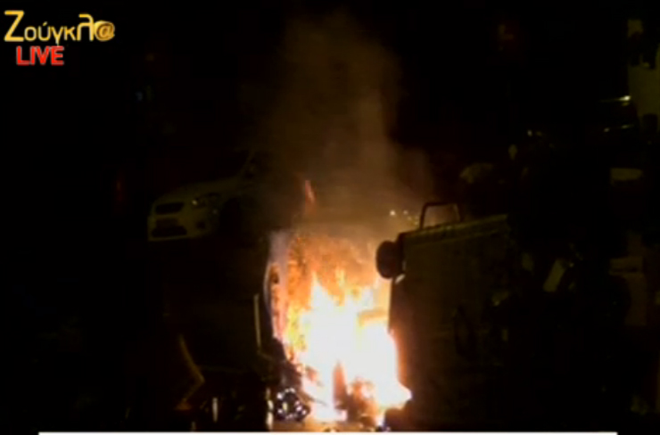 Φωτιές σε κάδους επί της Λ. Αλεξάνδρας