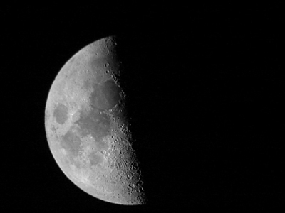 Η σκοτεινή πλευρά του φεγγαριού έχει χρώμα… τιρκουάζ