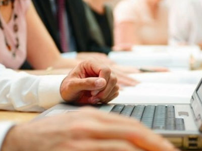 Αρχίζει η διαδικασία ελέγχου 50.000 υπαλλήλων για πλαστά πιστοποιητικά