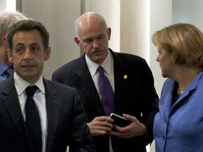 FT: Tα δάκρυα της Μέρκελ και η οργή του Σαρκοζί για το δημοψήφισμα