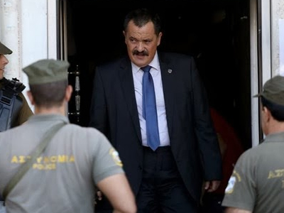 Ο Παππάς τους έκλεισε την πόρτα στα μούτρα