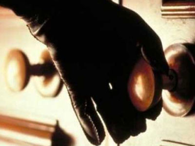 Ληστεία σε διώροφο στην Πεύκη