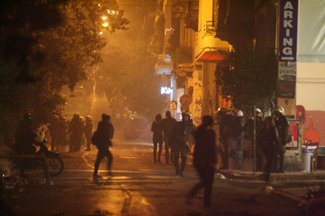 Χημικά και ένταση στα Εξάρχεια