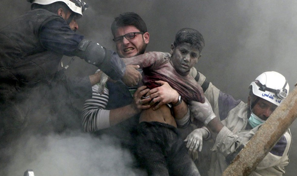 Κάτω από τα συντρίμμια