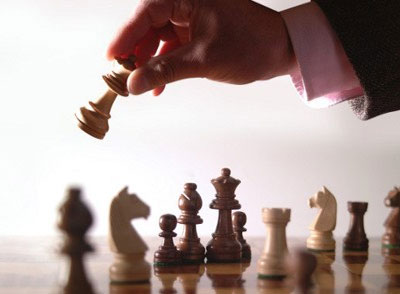 Γιατί οι Αμερικανοί «ρίχνουν» λεφτά στην Ελλάδα;