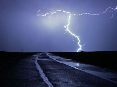 Τύχη βουνό για οικογένεια που χτυπήθηκε από κεραυνό!