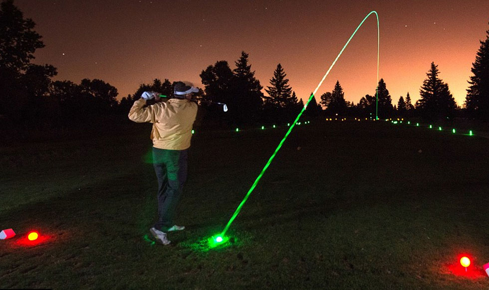 Παίζοντας γκολφ το σούρουπο
