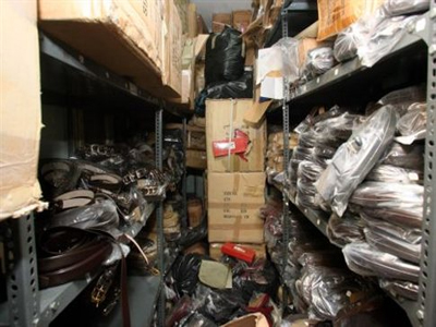 Εντοπίστηκαν αποθήκες με προϊόντα-μαϊμού στον Βοτανικό