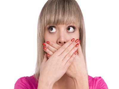 Δυσάρεστη αναπνοή: Μάθετε τις πιθανές αιτίες