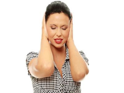 Βούισμα αυτιών: Η αιτία για να μην ακούτε καθαρα