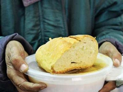 Ενισχύστε το… φιλόπτωχο ταμείο των υπαλλήλων της Βουλής!