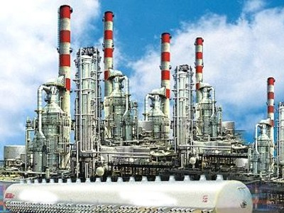 Επιβράδυνση στις εξαγωγές πετρελαιοειδών