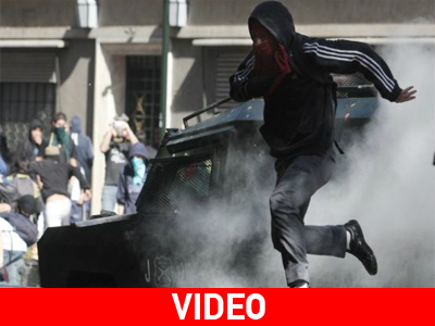 Εκατοντάδες συλλήψεις στη Βρετανία