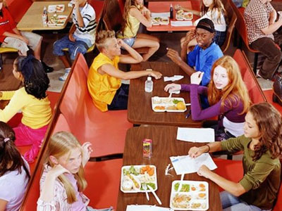 Το fast food αυξάνει το βάρος των παιδιών και μειώνει τις σχολικές τους επιδόσεις