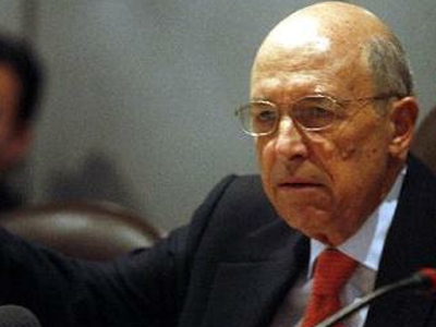 Παρέμβαση Κώστα Σημίτη υπέρ της τήρησης του μνημονίου