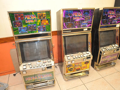 Μικρός «ναός του τζόγου» στον Άγιο Παντελεήμονα