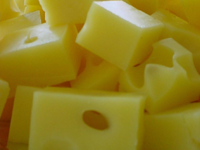 Το τυρί ενδεχομένως να συνδέεται με τον καρκίνο