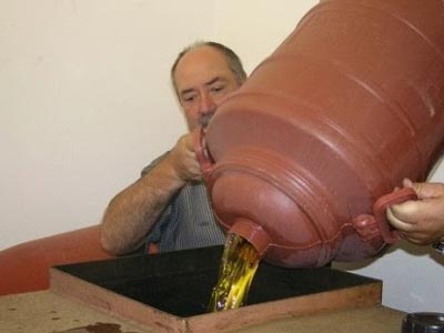 Ζεσταίνουν τους μαθητές με… τηγανέλαια