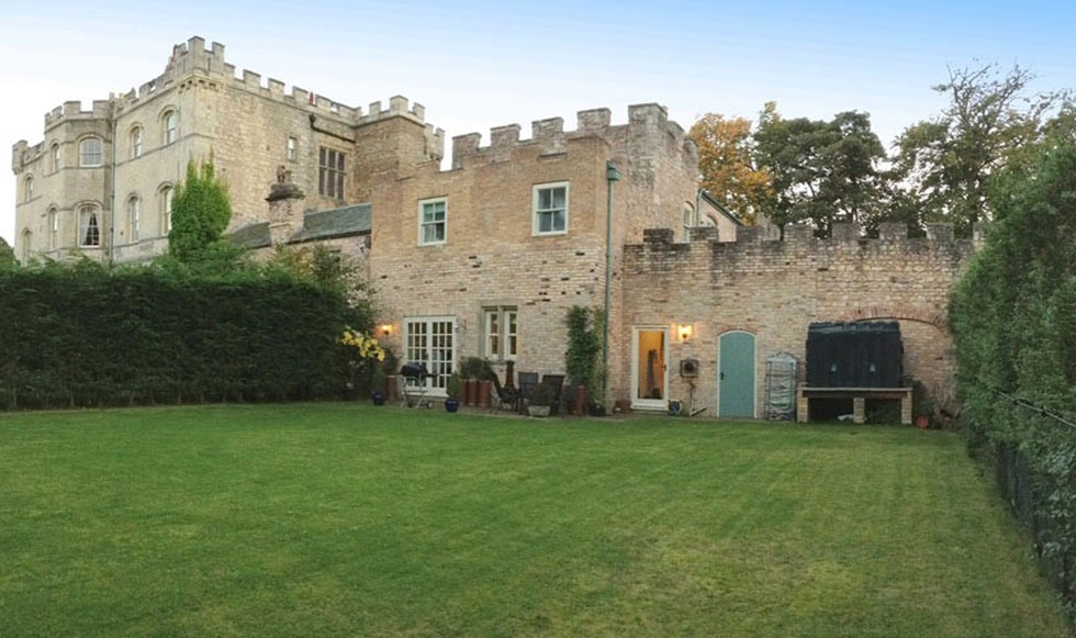 Πύργοι προς… πώληση!