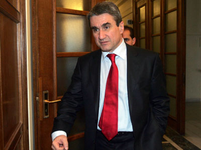 «Ρωμανός και Κωστάρης πρέπει να συνεχίσουν τις σπουδές»