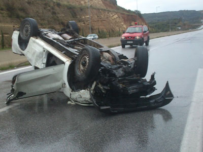 Αυτοκίνητο «τούμπαρε» στον Περιφερειακό Θεσσαλονίκης