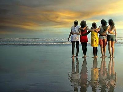 Οι 8 τύποι φίλων που πρέπει να έχει κάθε άνθρωπος