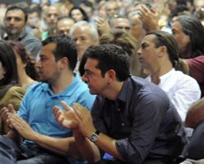 Τσίπρας-Ν. Παππάς χειροκροτούν