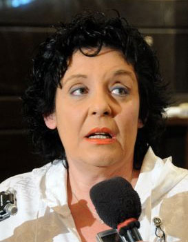 Η Λ. Κανέλλη έξω από το στούντιο