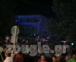 Έξω από την Αστυνομική Διεύθυνση Ορεστιάδας