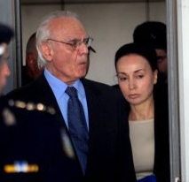 Με την σύζυγό του