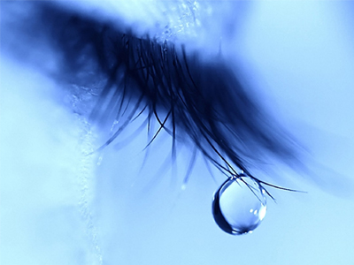 Κάθε χαρτί κι ένα δάκρυ