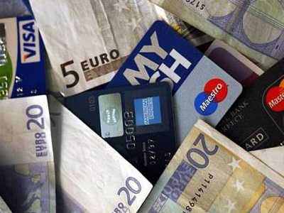 Προτάσεις για τα υπερχρεωμένα νοικοκυριά