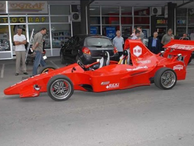 Βόσνιος κατασκεύασε όχημα της Formula 1