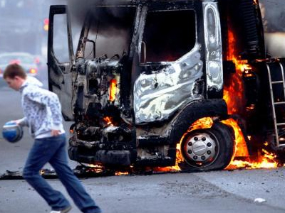 Υπέστη εγκαύματα λόγω φωτιάς σε νταλίκα