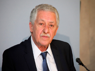 Bλέπει ανασχηματισμό το καλοκαίρι