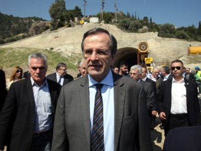 «Η Ελλάδα σηκώνει τα μανίκια» «Η Ελλάδα σηκώνει τα μανίκια»