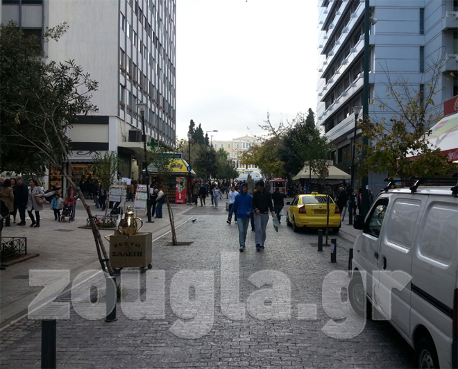 Mικρή προσέλευση στην Ερμού (Σάββατο-11.30)