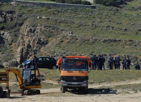 Tα ΜΑΤ στα Διβούνια, φωτό mykonosticker