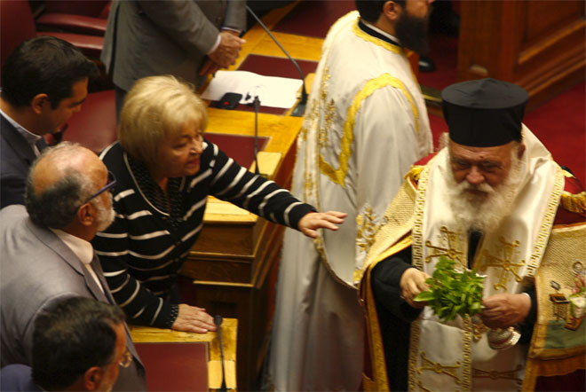 Η Γιαταγάνα κυνηγά τον... αρχιεπίσκοπο