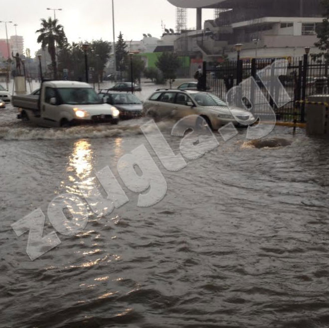 Με δυσκολία η κίνηση των αυτοκινήτων